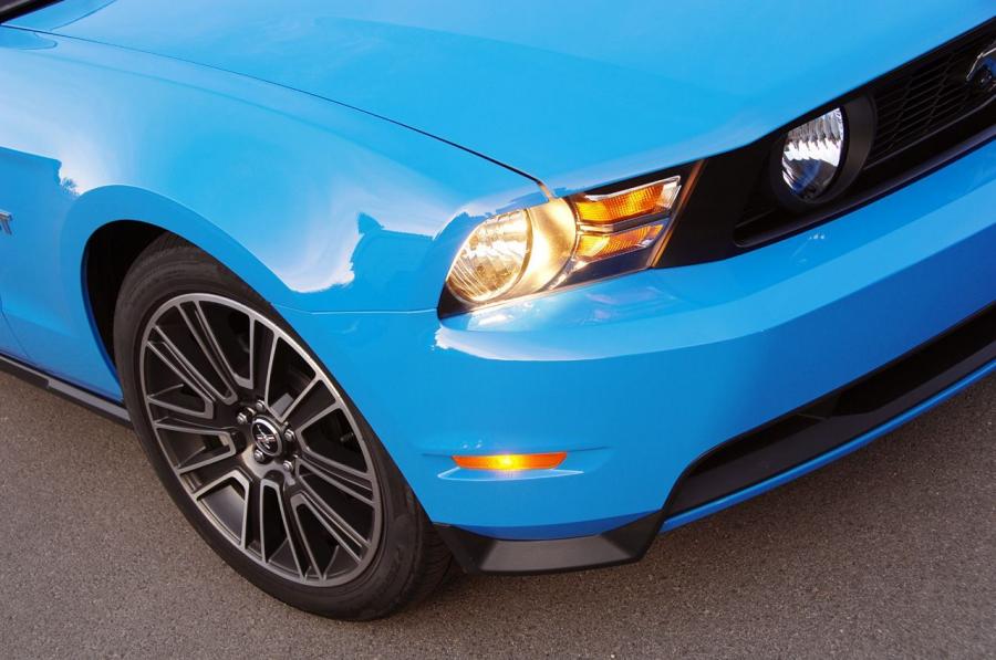  Ford Mustang GT 2010 года  (фото 87 из 213)